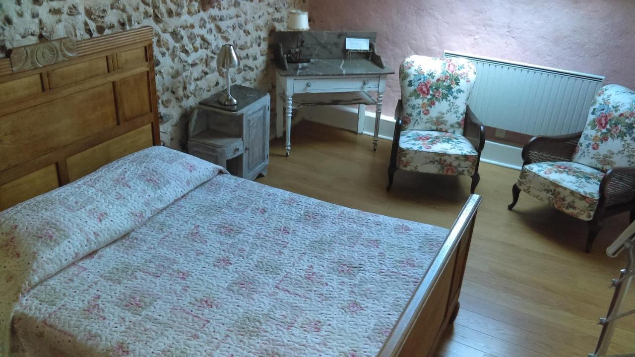 Les 3 Roses Bed and Breakfast Villeneuve-sur-Yonne Buitenkant foto